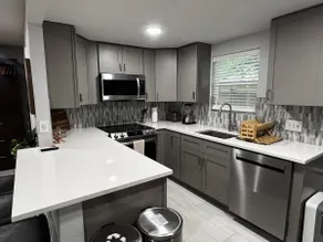Central Peaceful 1st Floor Guesthouse w/ Parking - Image 3