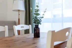 Bright 2BR flat off trendy Chiswick High Road - Image 3