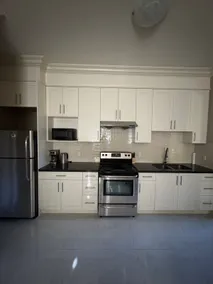 1 bedroom suite, ten minutes from YVR - Image 4