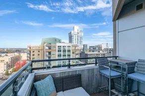 Big Bright Corner Penthouse in North End - Image 4