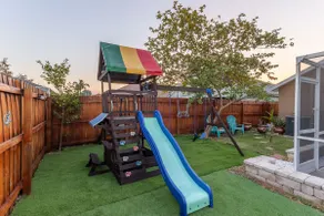 Sunshine Oasis | 4Bed2Bath w/ Private Heated Pool - Image 2
