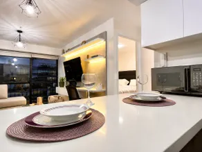 Executive Apartment - King Bed - Workspace & AC - Image 3