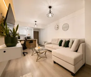 Financial District | King Bed | Pool, Gym & AC - Image 2