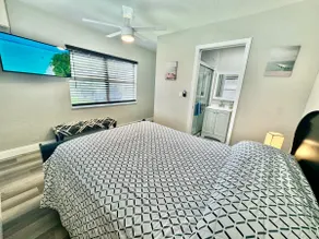 Spacious Studio Near the Beach • Pet Friendly - Image 2