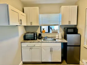 Stylish Apt•3 miles to the Beach • Pet Friendly - Image 2