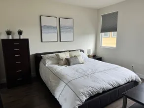 Spacious 4BR/3BA Dublin Townhome + FREE Parking - Image 4