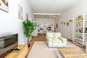 Large, bright 4 bedroom near the city center - Image 4