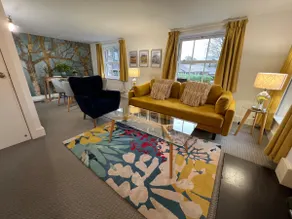 Sleeps 4 to 6 in 2 / 3 bedrooms, 2 showers, 1 car - Image 2