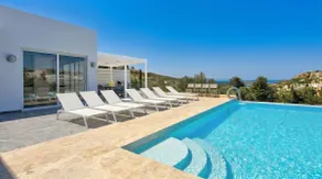 Villa Ghea - Indoor Jacuzzi Pool, Sauna and Games Room - Image 4