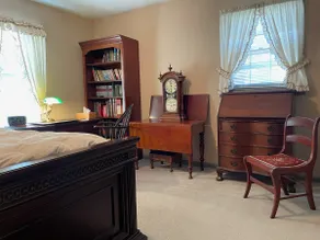 Large, 1980's 3BR w/full basemt in Upscale area - Image 5