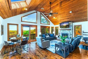 3 Levels · 3 Scenic Decks · Game Room · Hot Tub - Image 3