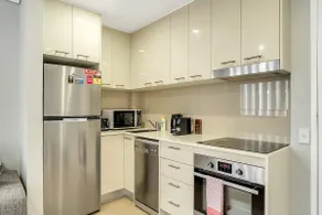 1BR unit in the heart of Manly - Image 2