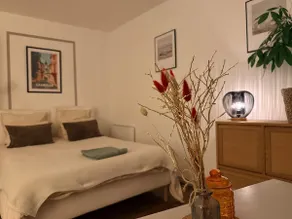 Ideal for couples & professionals, quiet center, wifi, close to the station - Image 2