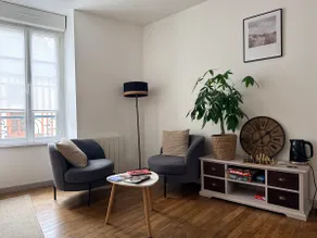 Ideal for couples & professionals, quiet center, wifi, close to the station - Image 3
