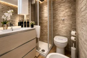 Sweet, modern home - Image 4