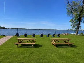 Large Lakefront Retreat on Pistakee Lake - Image 2