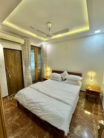 Satellite Abode-Comfortable stay in city center. - Image 4
