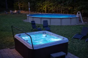 Luxe Catskills Cabin Hot Tub, Near Skiing, BBQ, Fire Pit, Sleeps 8 - Image 2