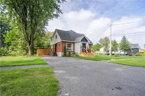 Cozy 4 Bedroom Home in Cornwall - Image 2