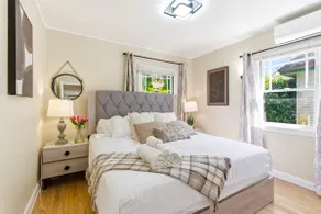 Detached charming house Prime location King-bed! 2 - Image 2