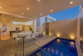 Henley Beachfront Luxury Home With Private Pool, Spa And Sauna! - Image 2