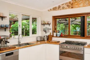 Live like a Local in Freo: Heritage Charm + Garden - Image 2