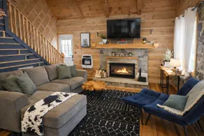 Located in the heart of Poconos/Hottub/fireplace - Image 4