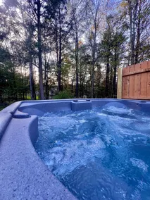 Located in the heart of Poconos/Hottub/fireplace - Image 2