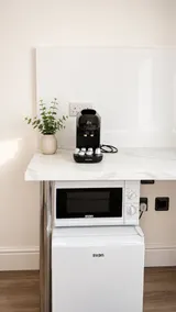 Grand Central House - Classic Penthouse Ensuite - Image 4
