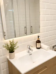 Grand Central House - Classic Penthouse Ensuite - Image 5
