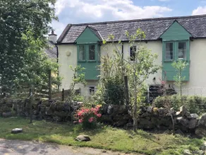 Corlae Cottage, mountain and forest views - Image 3
