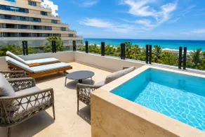 Oceanfront condo with a private pool - Image 2