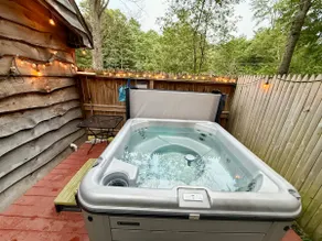 Troy's Cabin in North Conway with Hot Tub - Image 3