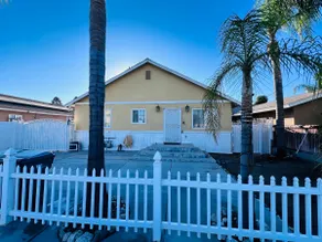 Brand new modern 2 bedrooms 2 living rooms 1 bathroom full kitchen stylish home - Image 2