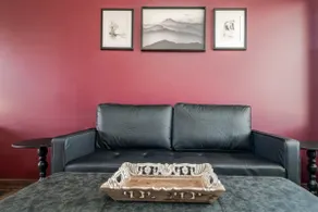 Work & Dine | Free Parking | Simple Comfort - Image 2