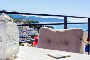 Amazing views, pool and parking at Bijou apartment - Image 4