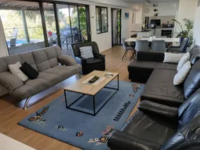 Spacious, private apartment with views - Image 2