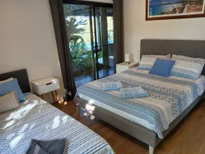 Spacious, private apartment with views - Image 5