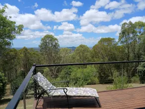 Spacious, private apartment with views - Image 4