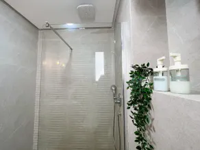 Exclusive flat in top location - free parking - Image 5