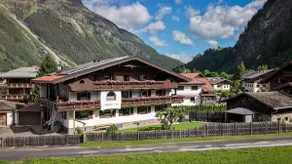 Alpenrose Apartments/Apartment 3 - Image 2