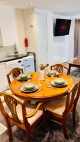 Stylish Private Guest Suite | Sleeps 5 | Parking - Image 3
