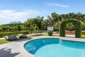 Swish Villa | Pool •Basketball Ct •Cinema •Games - Image 4