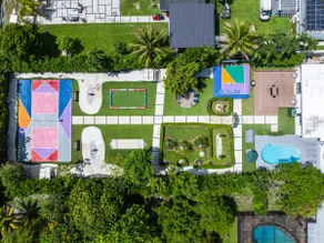 Swish Villa | Pool •Basketball Ct •Cinema •Games - Image 5