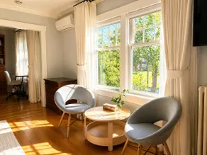 Luxury 5BR • Sleeps 9+ • AC • FreeParking • DT - Image 4