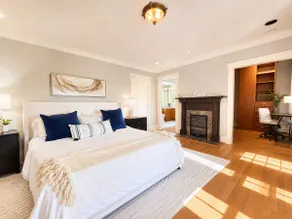 Luxury 5BR • Sleeps 9+ • AC • FreeParking • DT - Image 2