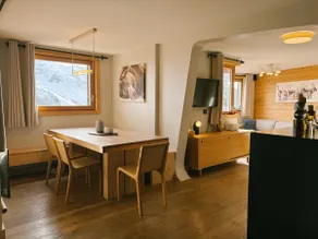 Avoriaz – Panoramic View, Pool, Jacuzzi - Image 4
