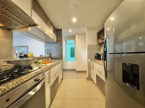 Spacious Apt: Balcony, Views, Wifi - Coffee Park - Image 3