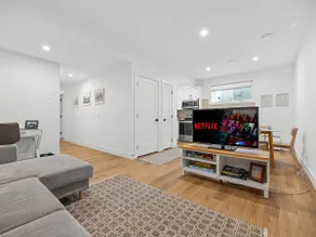 2BDR | 3 Beds | Sleeps 4 | Crib | Street Parking - Image 4