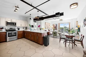 Suite 405: 2 Bed/2 Bath, Heated Pool, Gym, Dock - Image 4